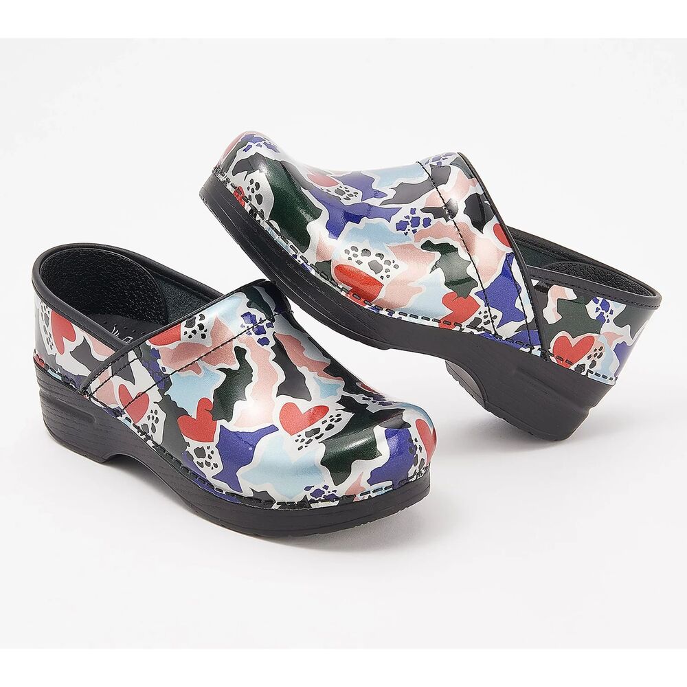Multicolor Heart & Abstract Pattern Women’s Clog